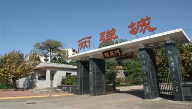 鐵騎力士重裝兩彈城 央視追蹤尋訪基地